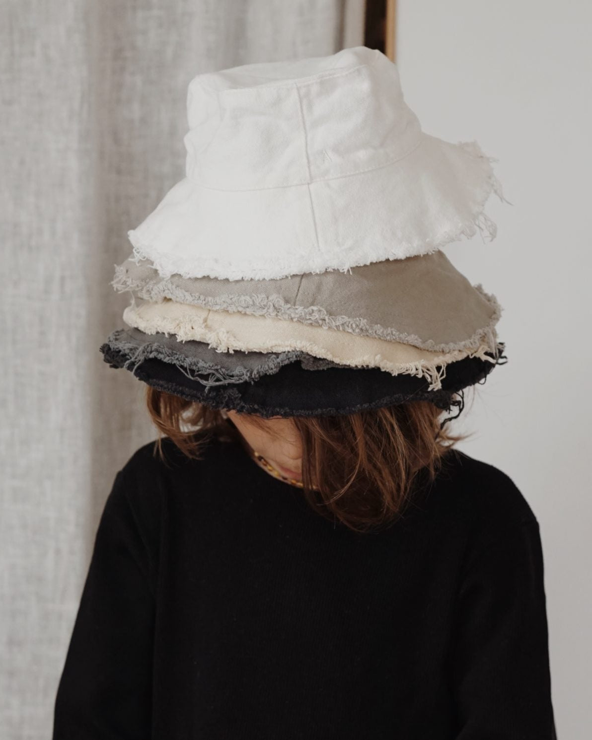 BUCKET HAT