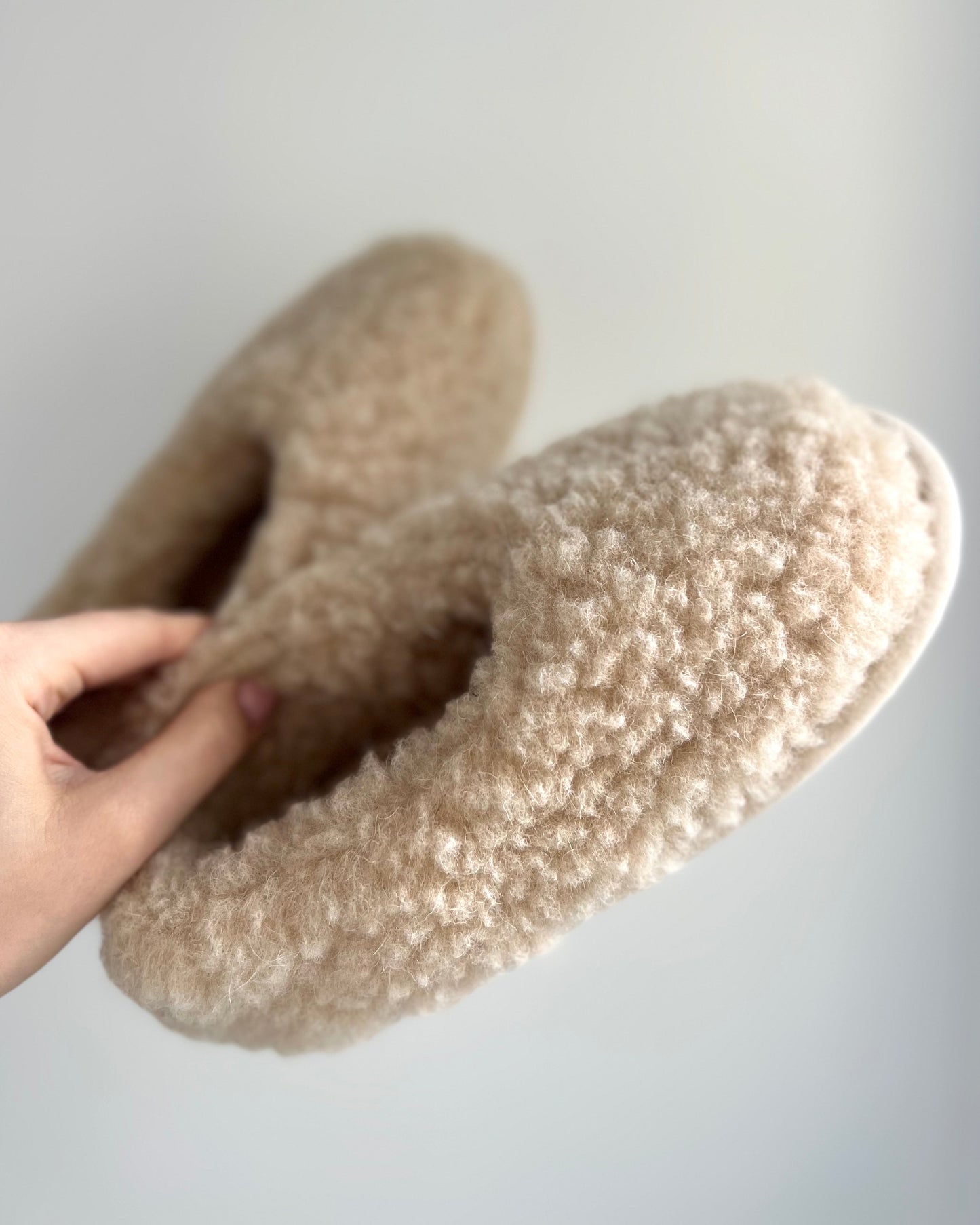 WOMEN'S WOOL SLIPPERS