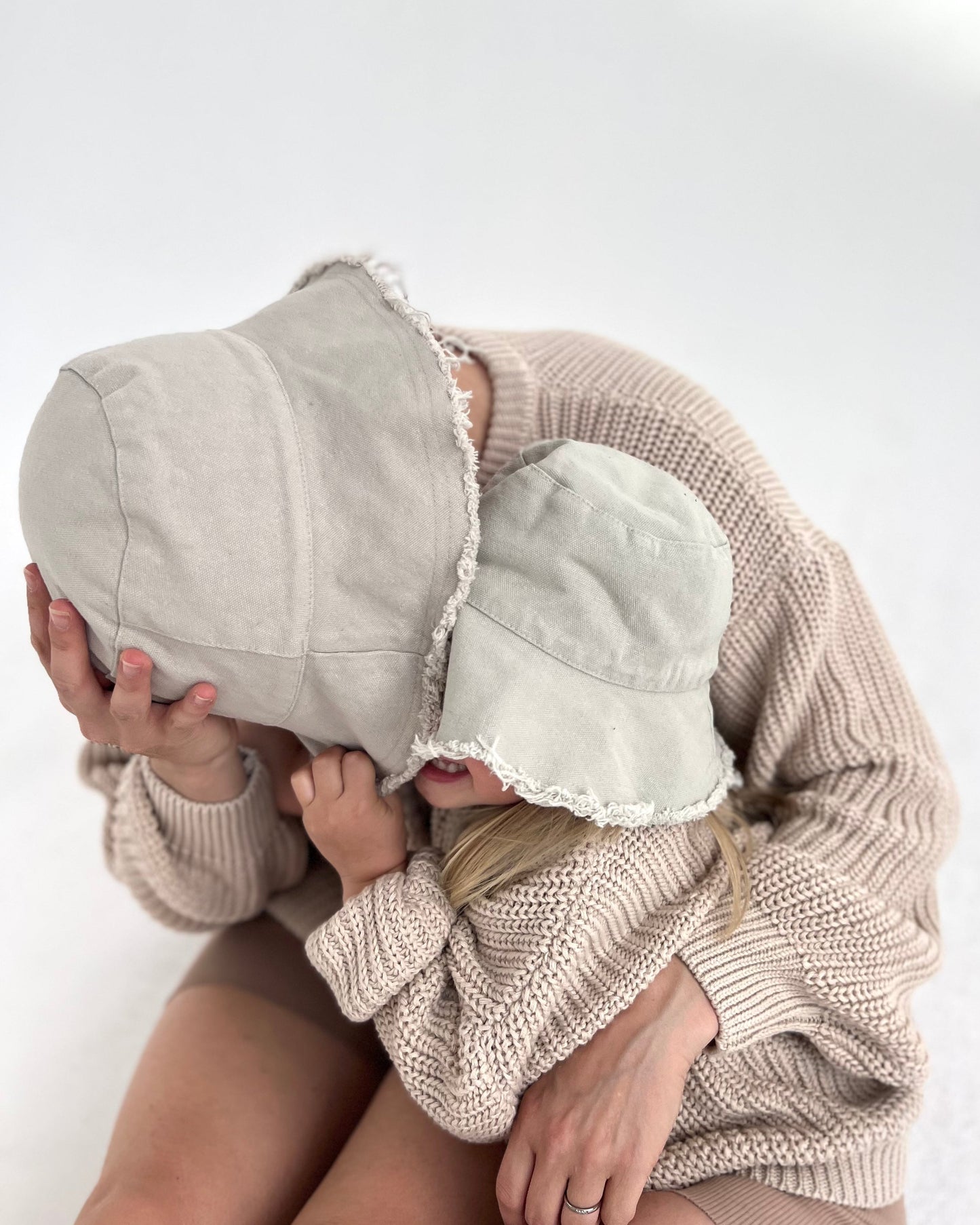 WOMEN BUCKET HAT